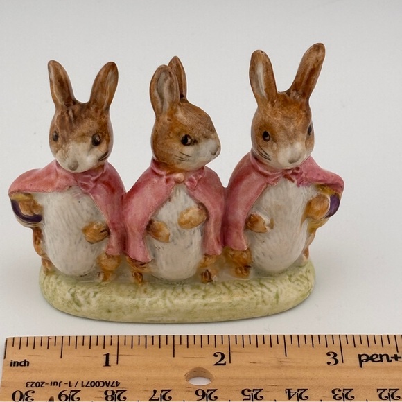 Vintage Beswick Porcelain “Flopsy, Mopsy, And Cottontail” Figurine - Picture 10 of 11